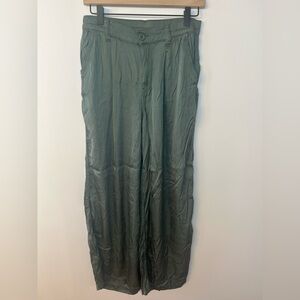 Aerie Women’s Green Satin Wide Leg Trouser Pants with Elastic Back, Size Small